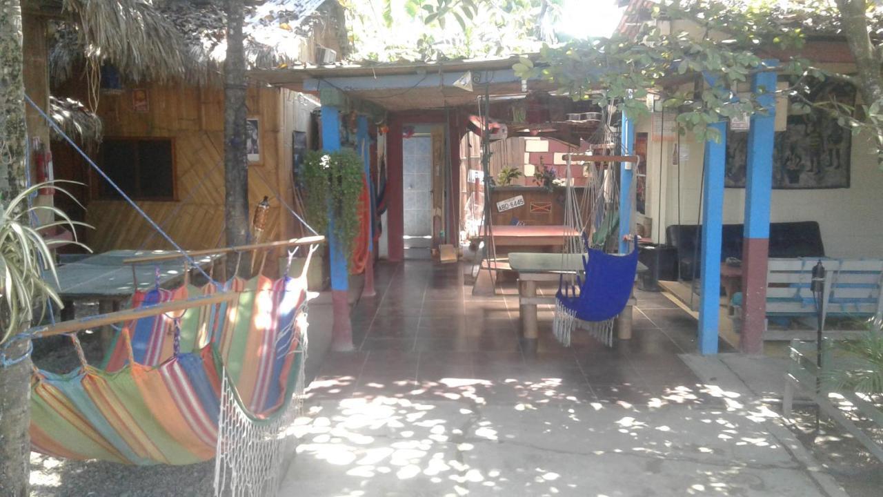 My Little House Surf&Backpacker Hostel Montañita Esterno foto