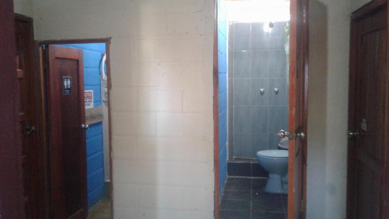 My Little House Surf&Backpacker Hostel Montañita Esterno foto