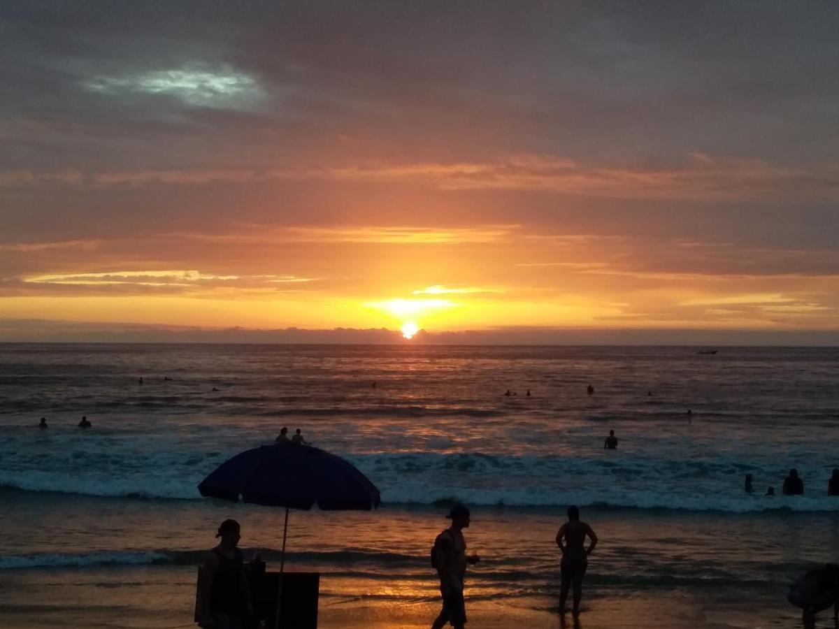 My Little House Surf&Backpacker Hostel Montañita Esterno foto